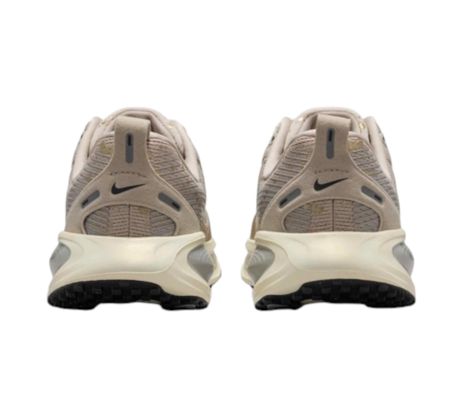 NIKE VOMERO 18 CREAM COCONUT MILK METALLIC GOLD GRAIN
