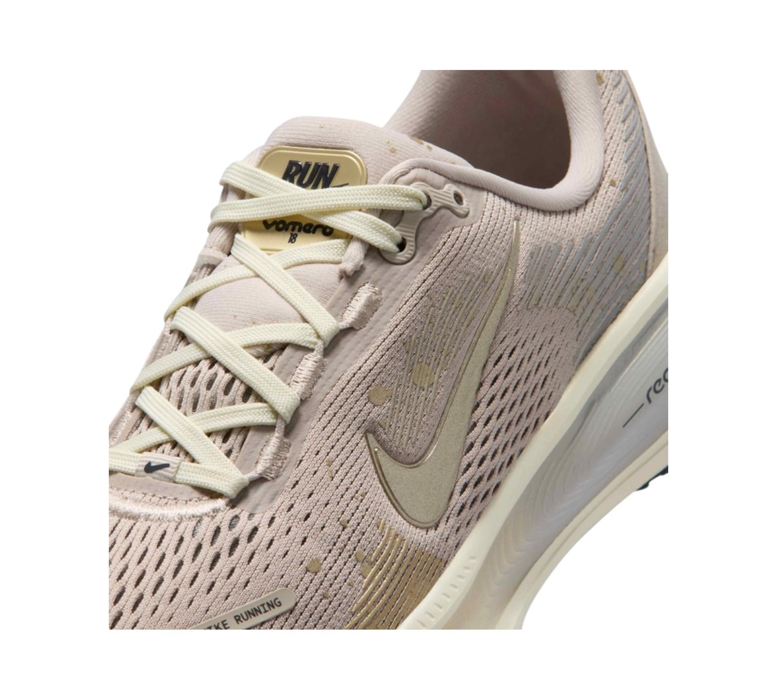 NIKE VOMERO 18 CREAM COCONUT MILK METALLIC GOLD GRAIN
