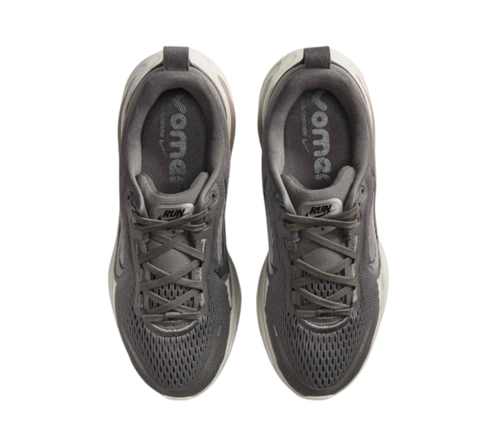 NIKE VOMERO 18 MEDIUM ASH COLLEGE GREY PALE IVORY