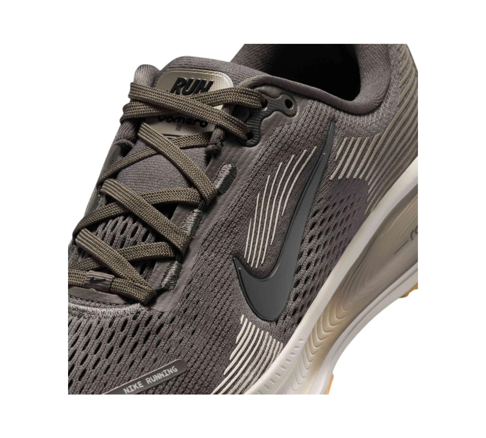 NIKE VOMERO 18 MEDIUM ASH COLLEGE GREY PALE IVORY