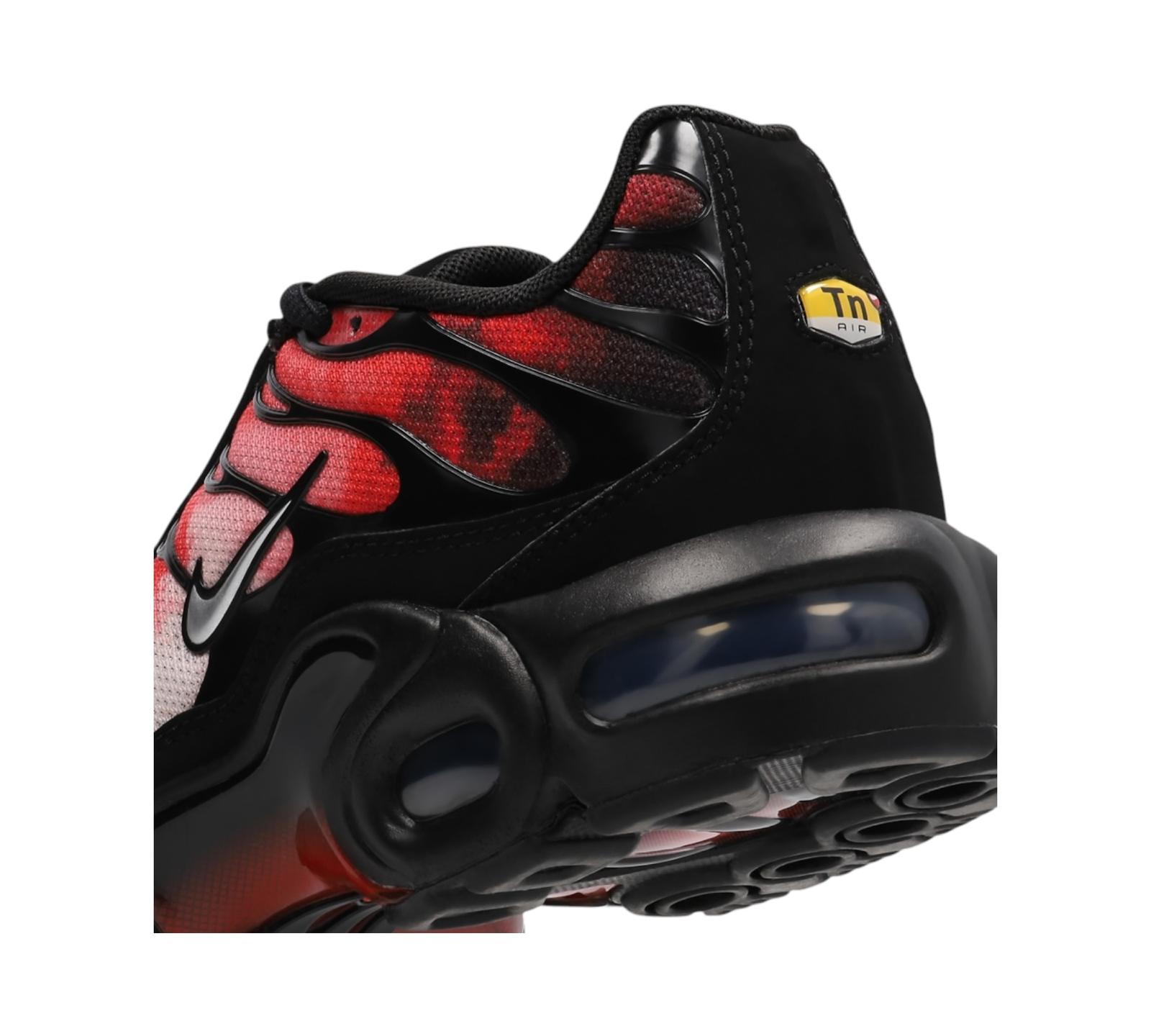 NIKE AIR MAX PLUS BLACK CHERRY