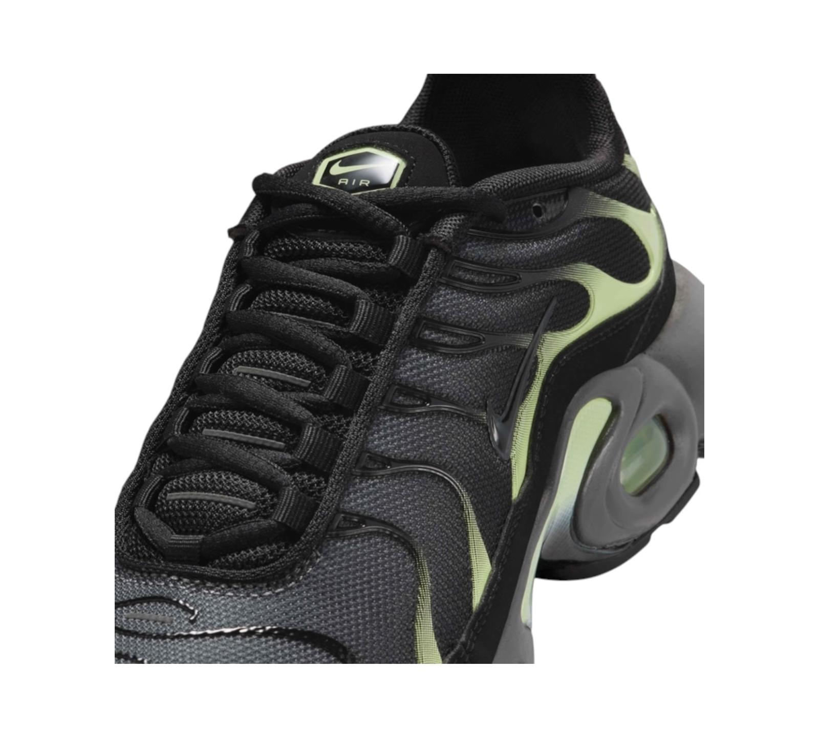 NIKE AIR MAX PLUS IRON GREY LIGHT LIQUID LIME BLACK