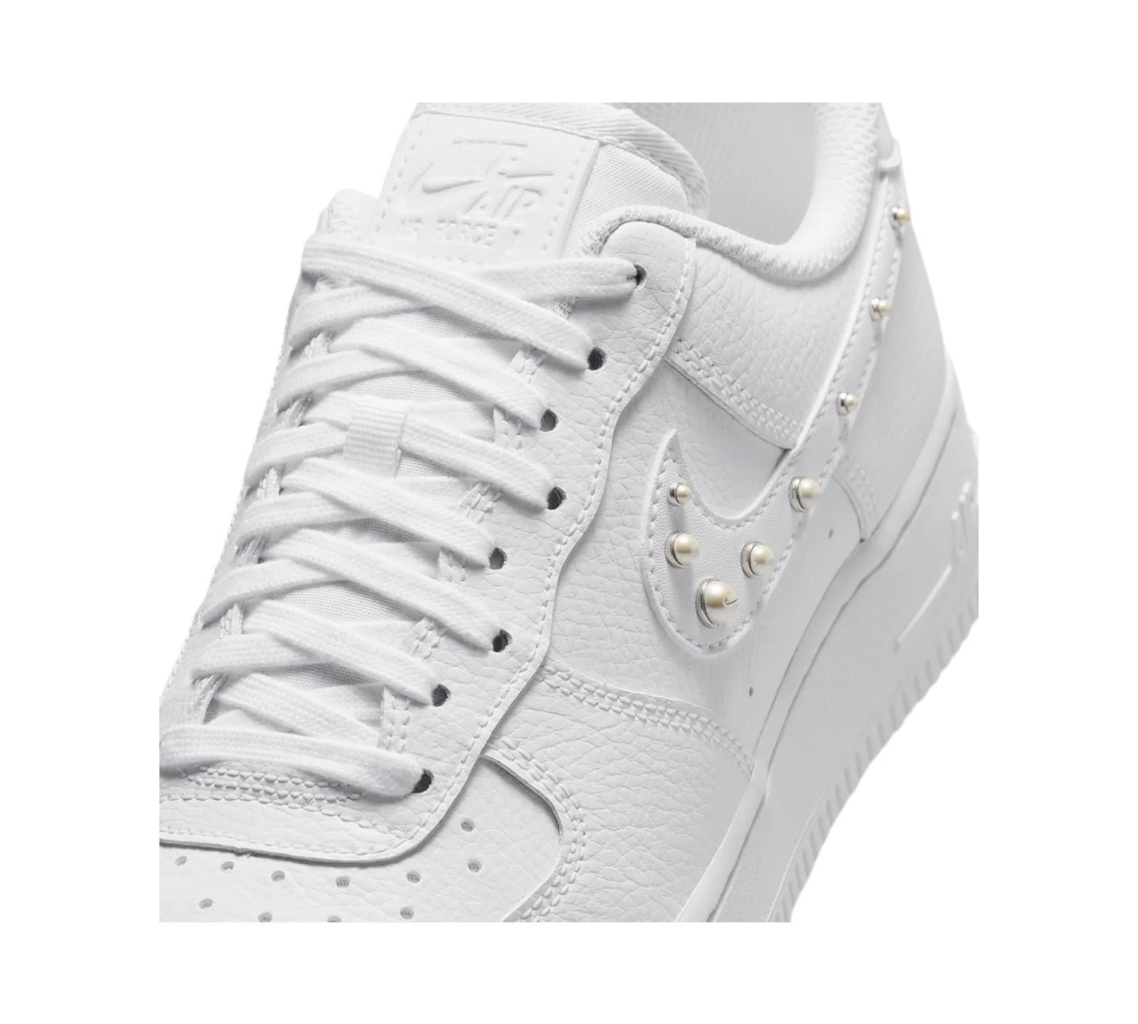 NIKE AIR FORCE 1 LOW PEARL SWOOSH