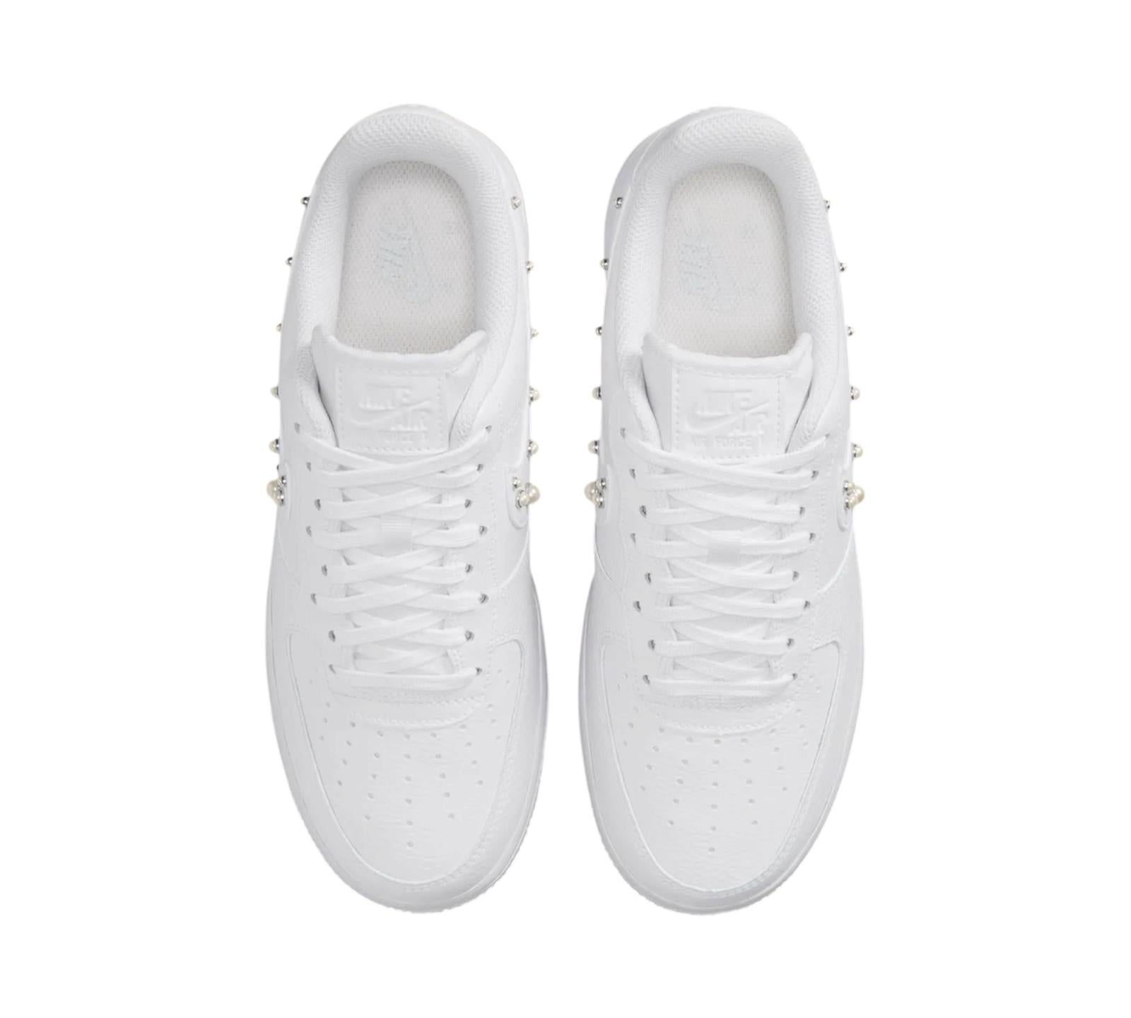 NIKE AIR FORCE 1 LOW PEARL SWOOSH