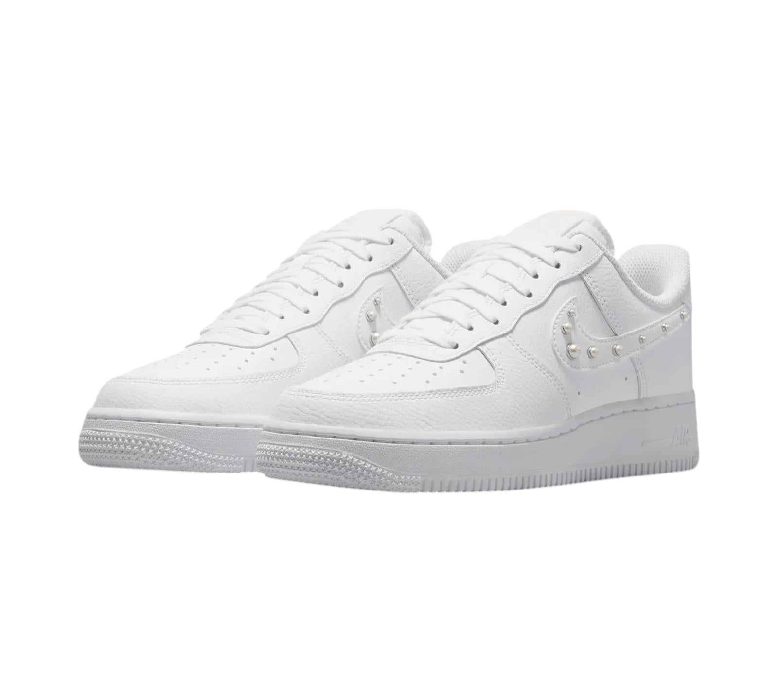 NIKE AIR FORCE 1 LOW PEARL SWOOSH