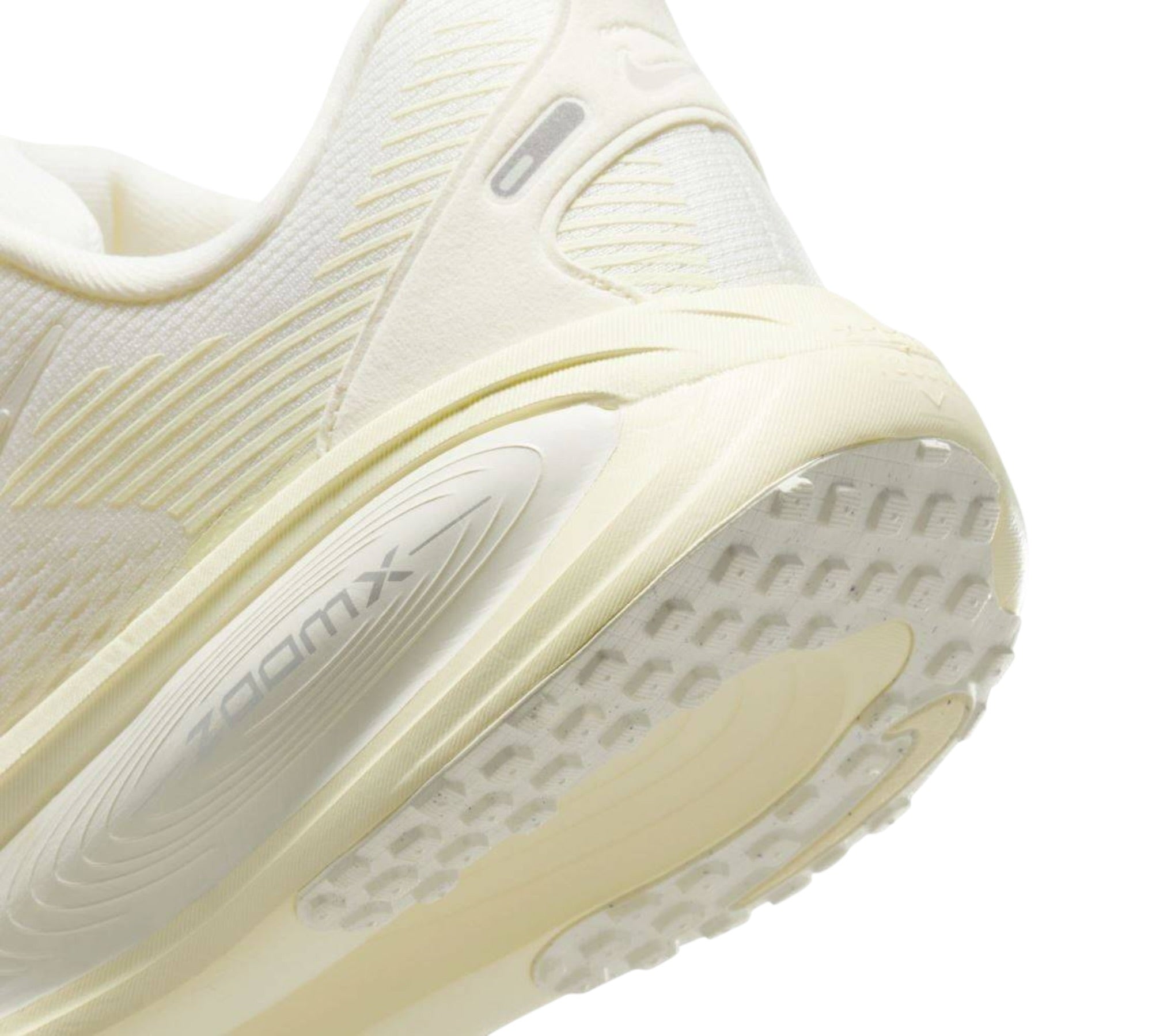 NIKE VOMERO 18 SAIL COCONUT MILK
